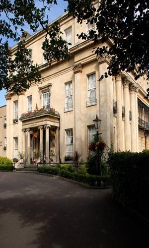 Willoughby House Hotel & Apartments Cheltenham Exterior photo